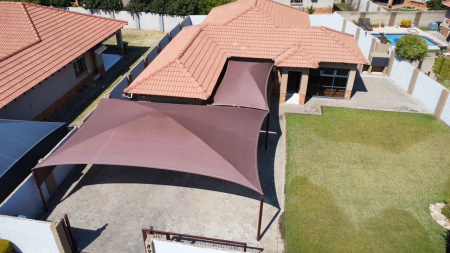 4 Bedroom Property for Sale in Hexrivier Lifestyle Estate North West